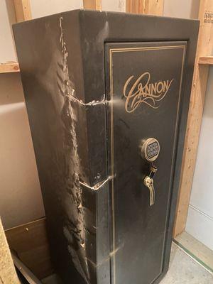 Damaged safe for no reason.