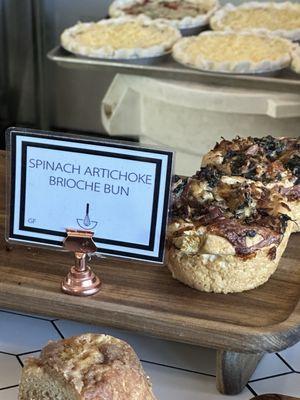 Spinach artichoke bun