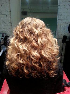 Blonde Waves w/ Babylights Foil and Curled