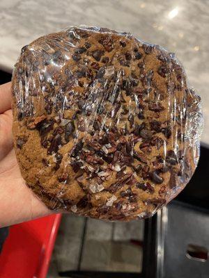 Indi chip cookie (has cacao nibs on top)