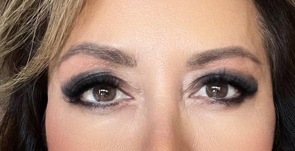 Hybrid lashes by Sara