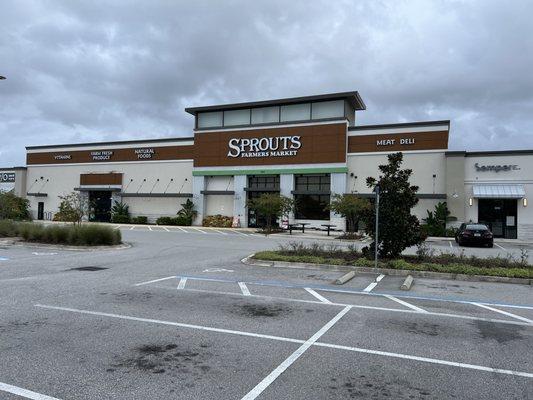 Here's the outdoor early morning look at Sprouts.