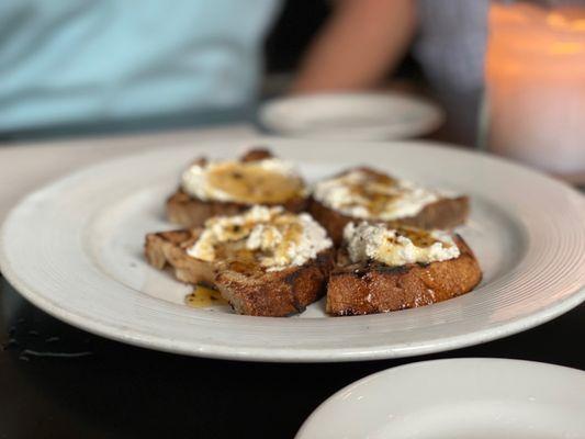 Cannellini Bean - Roasted Pepper Bruschetta