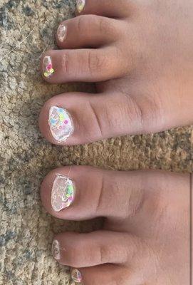 Daughters toenails rubbed off after 2 hours of sitting still and being careful.