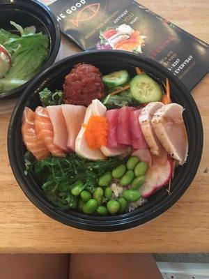 Chirashi bowl! How nicely presented!