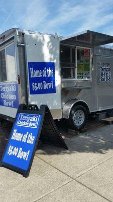 Only Asian food truck in Sandy  Super nice owner.