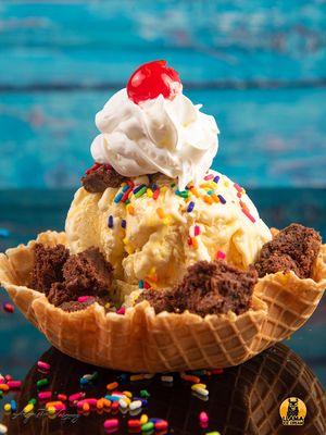 Homemade
Brownie and ice cream!