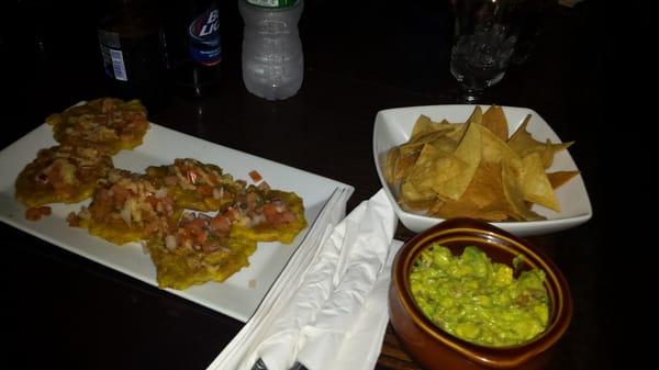 Brushetta and Guac appetizers