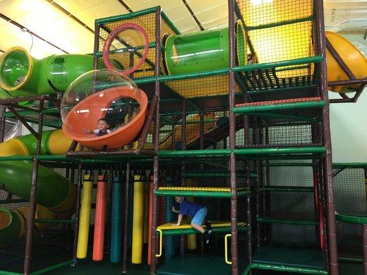 Play structure