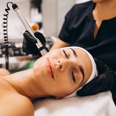 Our non-surgical, non-invasive HIFU treatment tighten and lift your skin using ultrasound energy. Bloom Salon and Spa has experts.