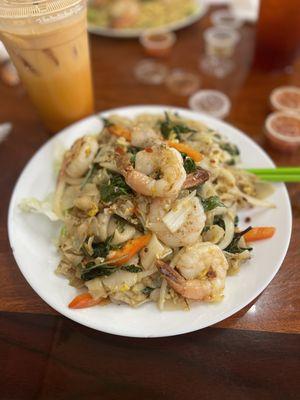 Drunken Noodles with Shrimp and Thai Tea