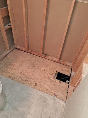 Tub surround install