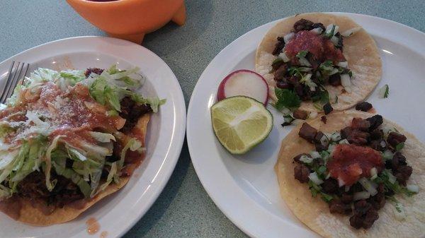 Tostada de Res y Dos Tacos de Asada