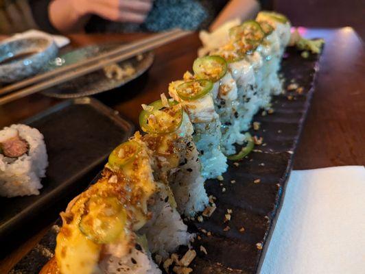 Hamachi Garlic Roll