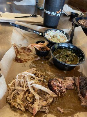 2 Meat XXL Combo Brisket and Pulled Pork w/ coleslaw and collard greens