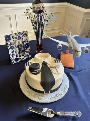 FANTASTIC cake for my retiring airline pilot hubby! I couldn't have asked for more!