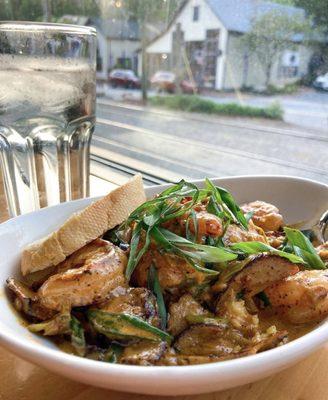 Canteen Shrimp & Grits* **