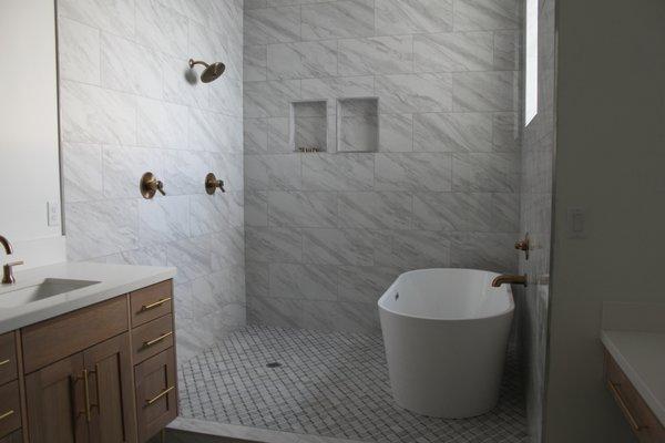 BATHROOM TILE MARBLE AND QUARTZ