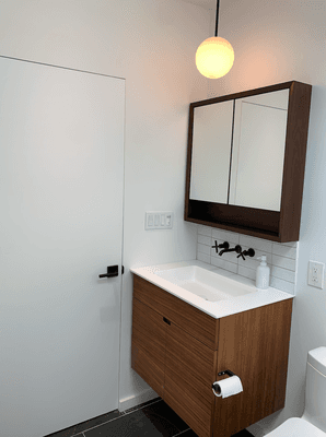 Main bathroom vanity