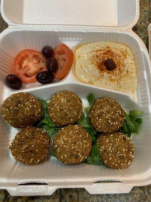 Gorgeous falafel platter with great texture and flavor.