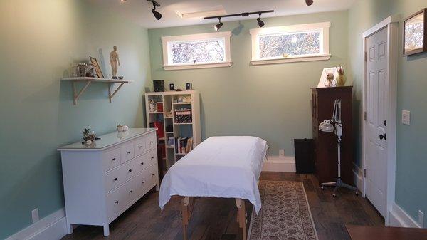 Soaring Sparrow Acupuncture, the new studio space is ready with lots of good healing vibes!