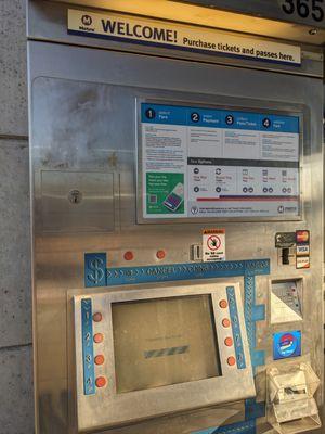 Ticket vending at Shrewsbury-Lansdowne I-44 Metrolink