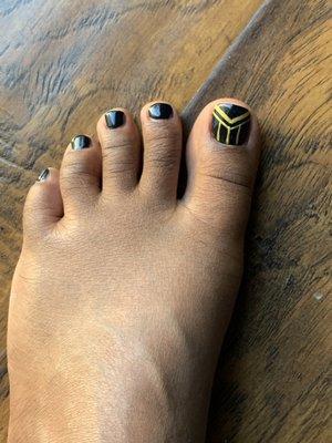 Gel pedicure with design