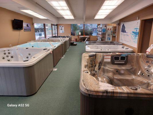 Salem hot tub store showroom