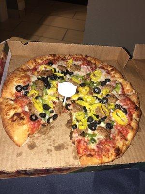 This is what they call a med size pizza, for $17 looks like a small pizza, cheese taste like someone's butt hole