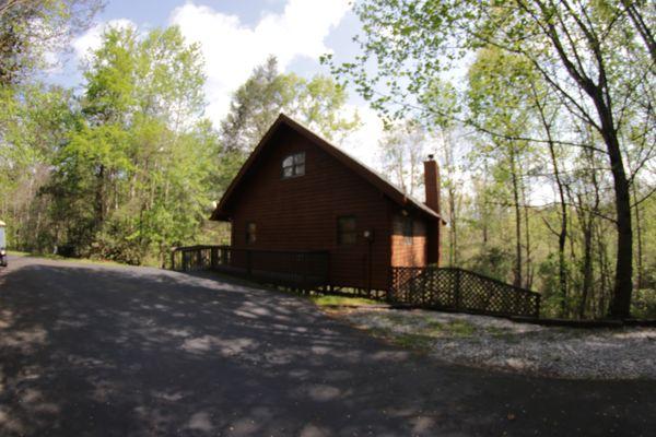 Two Giraffe Inn Cabin