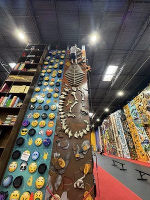 Dino fossil climb