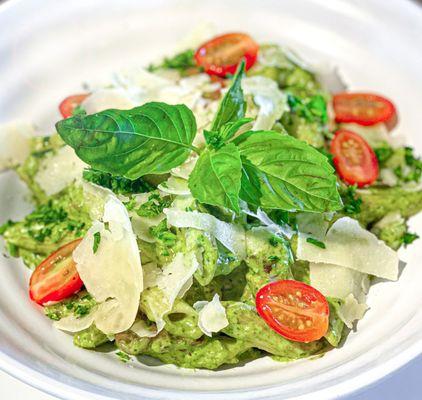 Grilled chicken Penne Pesto:
Basil pesto, Shaved parmesan, sauteed mushrooms, cherry tomatoes.