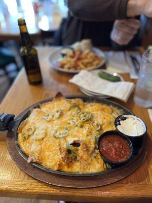 Nachos Grande with no tomatoes or olives