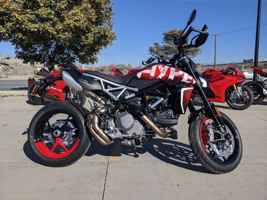 2021 Ducati Hypermotard 950 RVE Graffiti