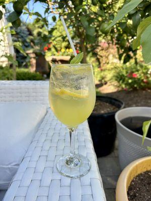 Limoncello Spritzer