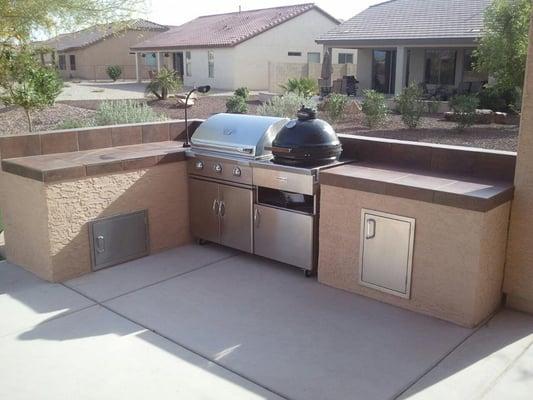 outdoor kitchen