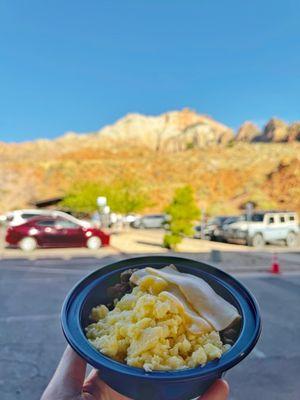 Sausage, egg, potato breakfast bowl (dry, could use salsa), public parking in back