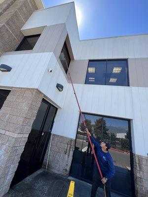 Expert Window Cleaning & Pressure Washing