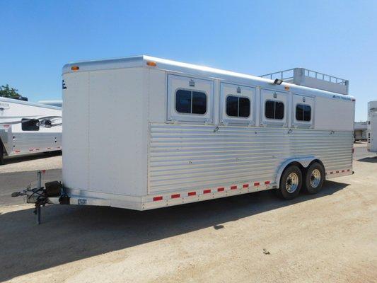 2001 Used Elite 4H Bumper Pull trailer