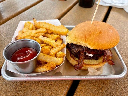 Bacon Cheeseburger & Fries