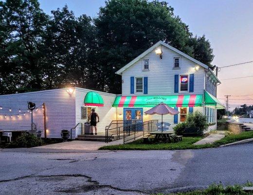 Storefront for Sweet Willows Creamery