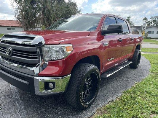 2015 Toyota Tundra  SR5 Automatic 4x4 call or text 305-389-0270 for more information