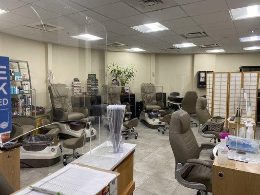 Natural Image Salon - Exceptionally clean and plenty of distance!