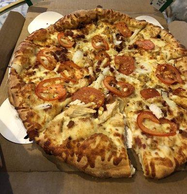 White Cheezy Pizza add Chicken