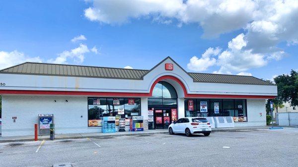 The front of the convenience store