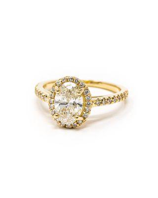 Beautiful 1.47 ct Oval Diamond set in 14kt yellow gold.