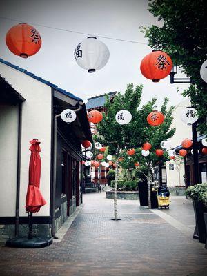 Early Sunday morning at Little Tokyo Mall