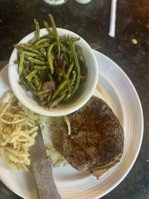 Filet with Sauteed Green Beans