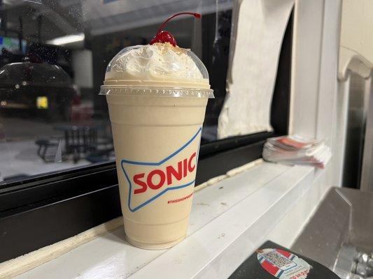 Caramel Cheescake Hand-Mixed Master Shakes In Sonics Clear Shake Cups