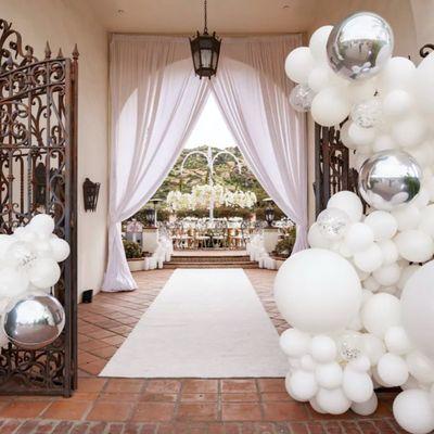 White and Silver Balloon Decor for Wedding A0813 Balloon Decor and Deliver for Fairfax Reston Alexandria Haymarket Sterling VA